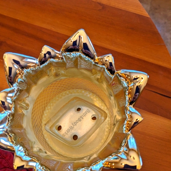 Bath & Body Works Iridescent Pineapple Foaming Soap Holder Sleeve Tropical NEW - Picture 3 of 4